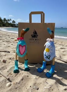 Arty Boat place picture